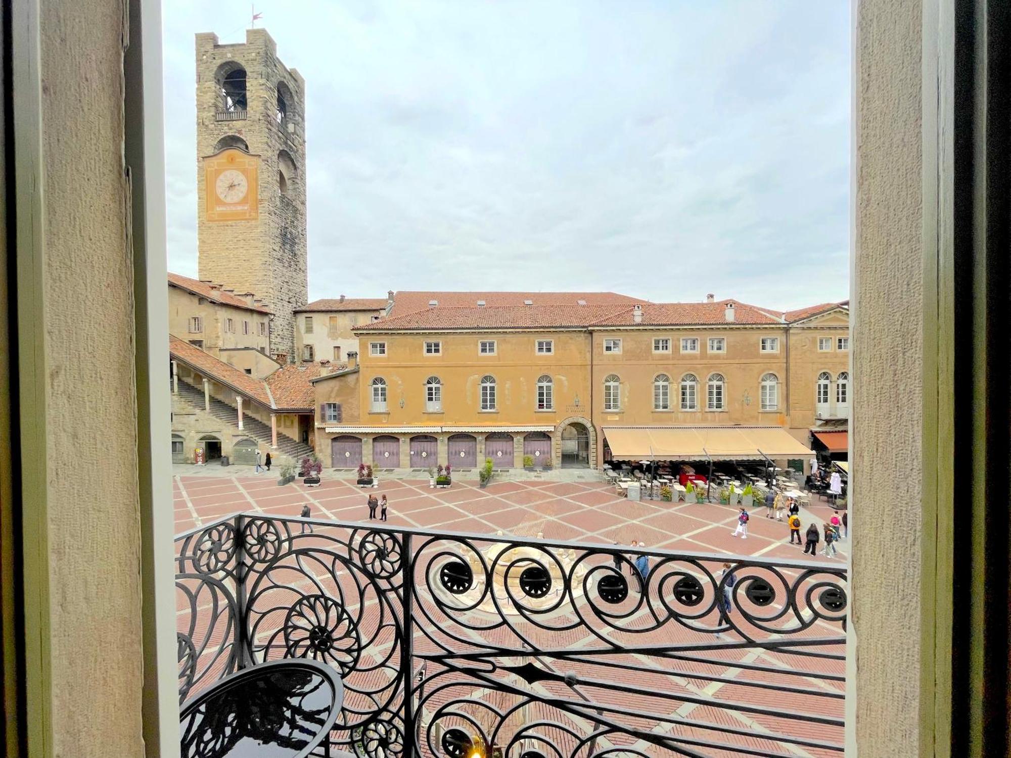 Best View Boutique Apartments Bergamo Luaran gambar